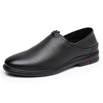 Мъжки кожени обувки без връзки за ежедневие, горна част от първокласна телешка кожа, подметка от полиуретан, закръглена пръстова част, плосък ток, текстурирана кожа