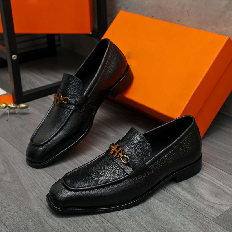 Muške kožne casual loafers s okruglim prstom, gornji dio teleće kože, podstava od ovčje kože, gumena potplat, niski dizajn, slip-on