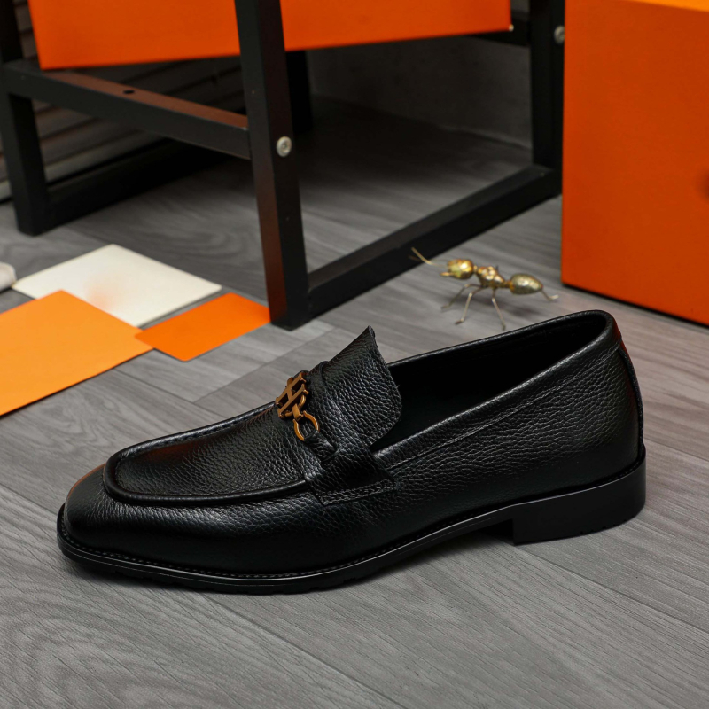 Muške kožne casual loafers s okruglim prstom, gornji dio teleće kože, podstava od ovčje kože, gumena potplat, niski dizajn, slip-on