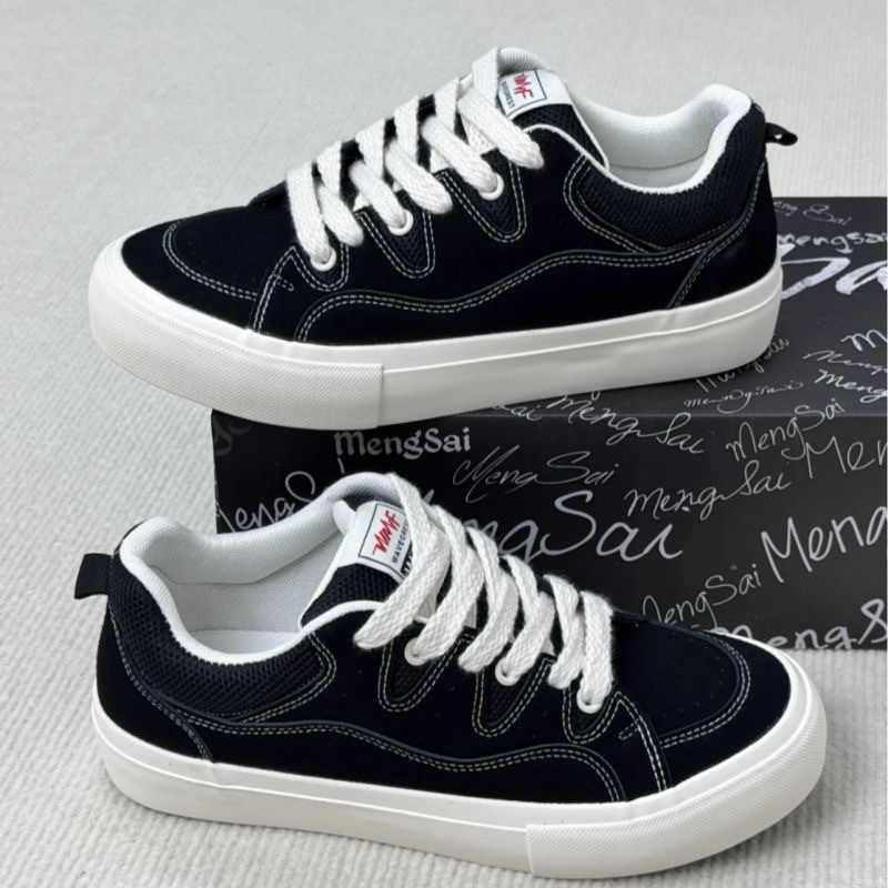 Adidași pentru bărbați cu partea superioară din piele, croială low-top, vârf rotund, șireturi, talpă din cauciuc
