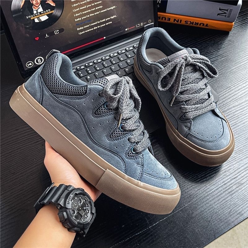 Adidași pentru bărbați cu partea superioară din piele, croială low-top, vârf rotund, șireturi, talpă din cauciuc