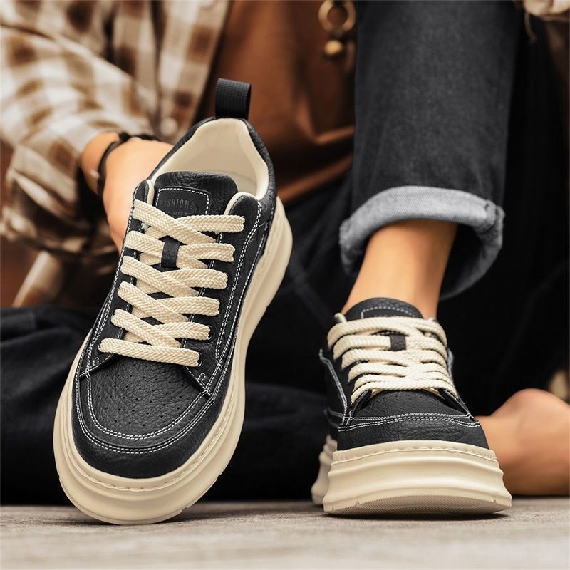Adidași bărbați cu partea superioară din piele microfibră, închidere cu șireturi, guler scund, talpă din spumă, branț PU