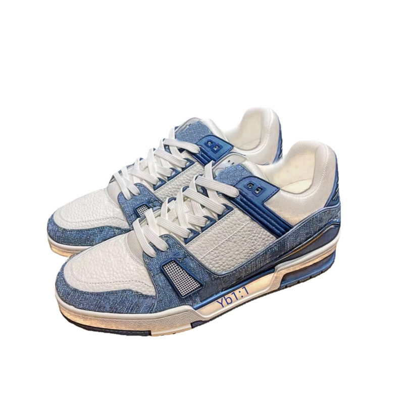 Adidași cu platformă — partea superioară din piele de vacă, talpă TPU, vârf rotund, închidere cu șireturi