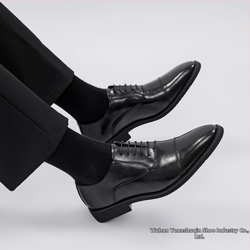 Vyriski odiniai Oxford batai verslo stiliui — žemas profilis, raišteliai, viršus iš dalijamos odos, gumos padas, apvalus pirštas