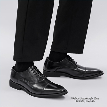 Vyriski odiniai Oxford batai verslo stiliui — žemas profilis, raišteliai, viršus iš dalijamos odos, gumos padas, apvalus pirštas