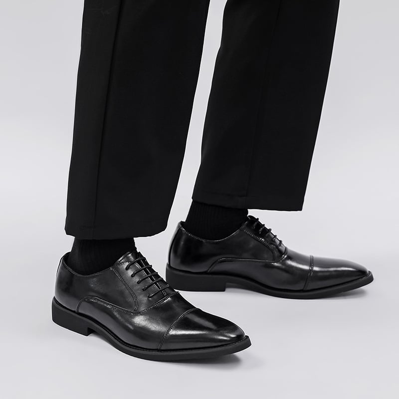 Vyriski odiniai Oxford batai verslo stiliui — žemas profilis, raišteliai, viršus iš dalijamos odos, gumos padas, apvalus pirštas