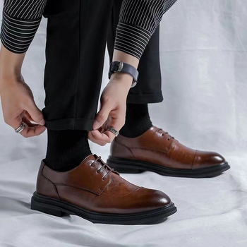 Vyrų odiniai bateliai — lengvi, aukštėjimo dizainas, viršus mikropluošto, gumos padas, raišteliai