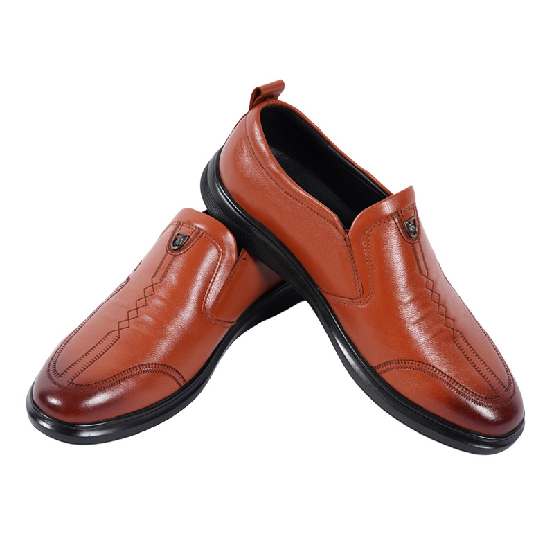 Vyriniai odiniai batai, pirmosios sluoksnio karvės odos, vidinis pamušalas iš pirmosios kiaulienos odos, gumos padas, apvalus pirštas, žemas viršus, minimalistinis stilius