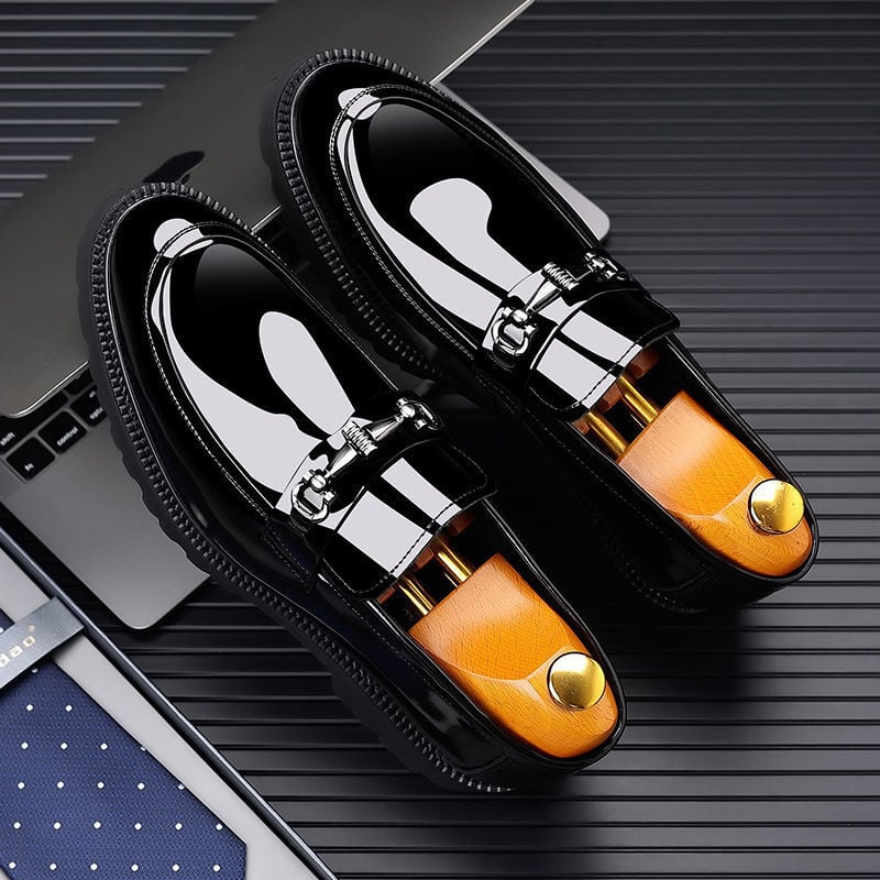 Vīriešu Derby kurpes no īstas ādas, lakota āda, apaļa purns, zems papēdis 1–3 cm, iekšējā zole no dabīgās ādas, elpojošas