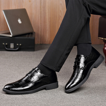 Vīriešu ādas kurpes Korejas stilā, biznesa stils, asinā purns, kvadrātveida papēdis 1–3 cm, PU augšējā daļa