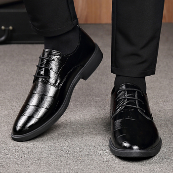 Vīriešu ādas kurpes Korejas stilā, biznesa stils, asinā purns, kvadrātveida papēdis 1–3 cm, PU augšējā daļa