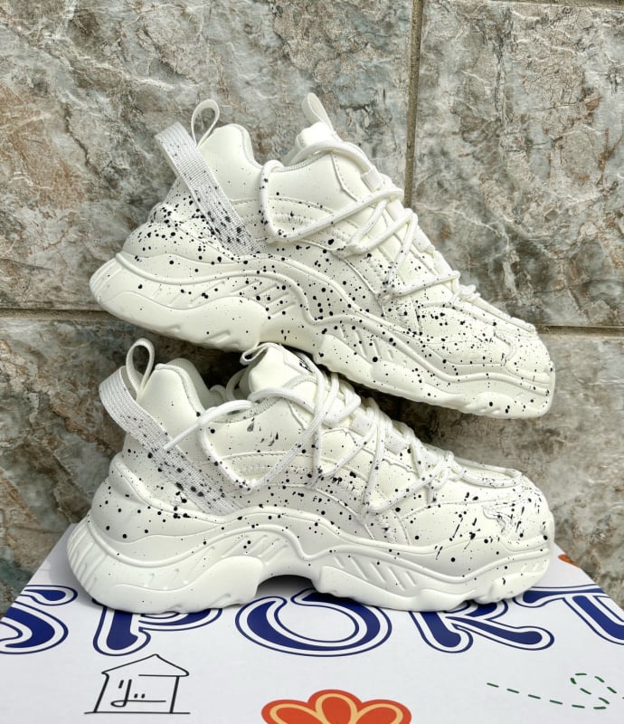 Unisex sportbačiai su storesniu padu augimui didinti, PU viršus, kvėpuojanti tinklinė vidinė dalis, gumos padas, raišteliai