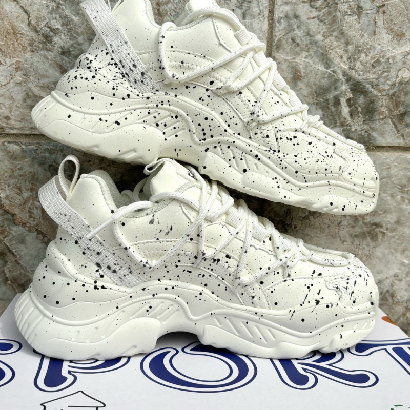 Unisex sportbačiai su storesniu padu augimui didinti, PU viršus, kvėpuojanti tinklinė vidinė dalis, gumos padas, raišteliai