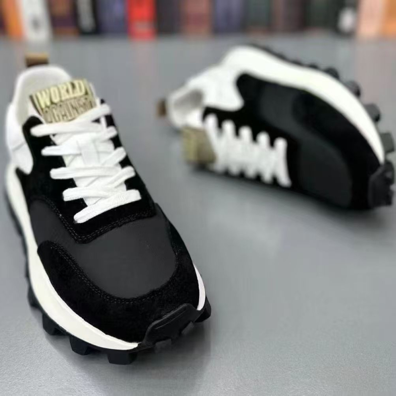 Vyriski kasualiniai bateliai su stora padu — viršutinė dalis iš sintetinės odos, PVC padai, injekcinio formavimo technologija, plokščias kulnas, raišteliai