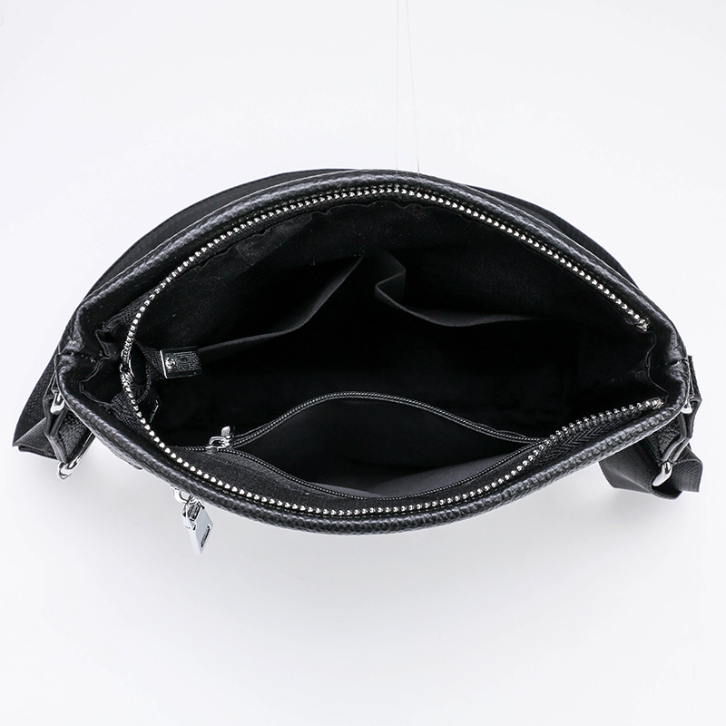 Muška torba preko ramena - Prava koža, Vertikalni kvadratni oblik, Zip, Model 1018CL, S jednim remenom za rame