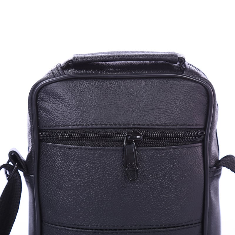 Férfiak számára készült crossbody bőrtáska, valódi bőrből, két rétegű marhabőr, vízálló, nagy kapacitás üzleti utazásokhoz.