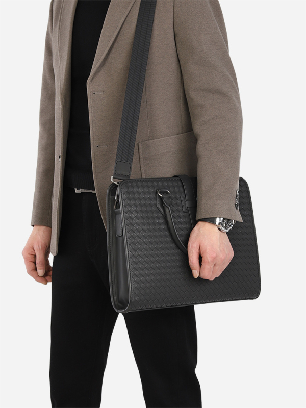 Férfi kézitáska mikroszálas anyagból, egyszínű mintázat, poliészter bélés, ideális üzleti utazásokhoz