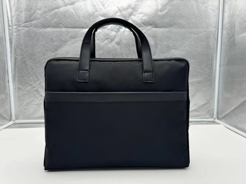 Üzleti aktatáska dokumentumokhoz és laptophoz, Oxford anyag, kockás mintázat, poliészter bélés, vízálló és kopásálló, több rekesz