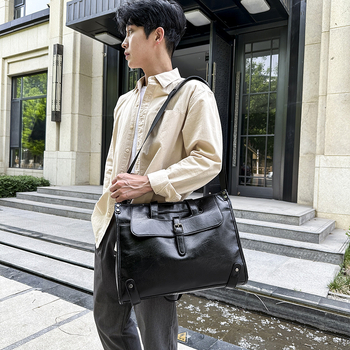 Férfi PU bőr válltáska szabadidős utazásokhoz - egyszínű, kopásálló, poliészter bélés, 2025 tavasz