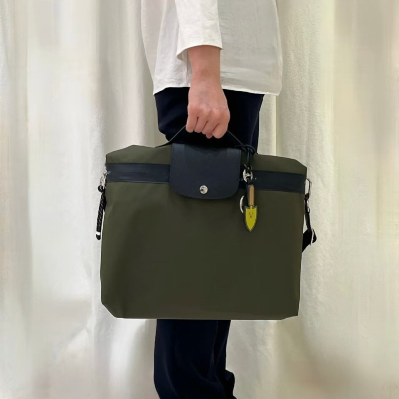 Muška nylon laptop torba preko ramena – ultra lagana, poliester podstava, proljeće 2025, poslovna putovanja