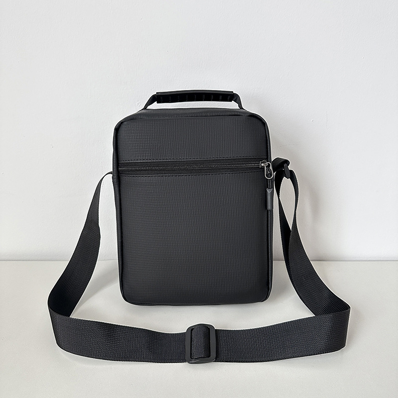 Muška torba preko ramena, poslovnog elitnog stila, od membranske oksford tkanine, vodootporna, može primiti 8-inčni laptop, idealna za službena putovanja.
