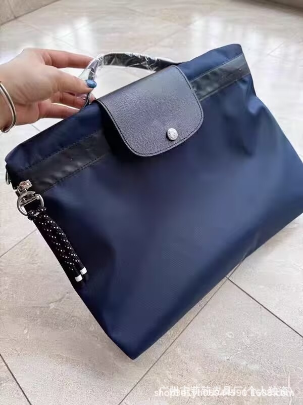 Geantă pentru laptop din nailon - impermeabilă, ultra ușoară, rezistentă, material: nailon, toamnă 2025