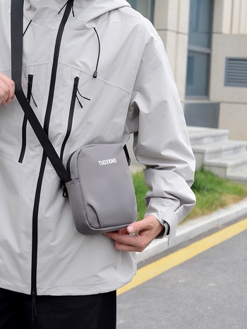 Muška vodootporna crossbody torba preko ramena, velika zapremina, više pretinaca, gradski stil, lagana