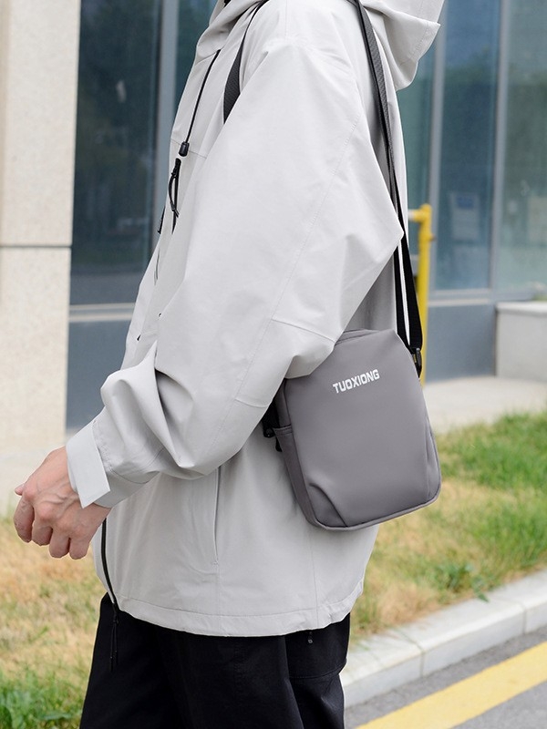 Muška vodootporna crossbody torba preko ramena, velika zapremina, više pretinaca, gradski stil, lagana