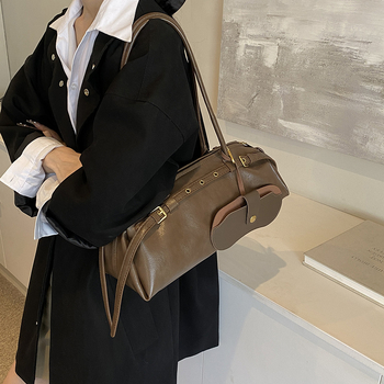 Γυναικεία tote τσάντα – αστικός μινιμαλισμός, PU υλικό, μορφή μαξιλαριού, φερμουάρ, άνοιξη 2025