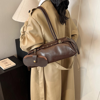 Γυναικεία tote τσάντα – αστικός μινιμαλισμός, PU υλικό, μορφή μαξιλαριού, φερμουάρ, άνοιξη 2025