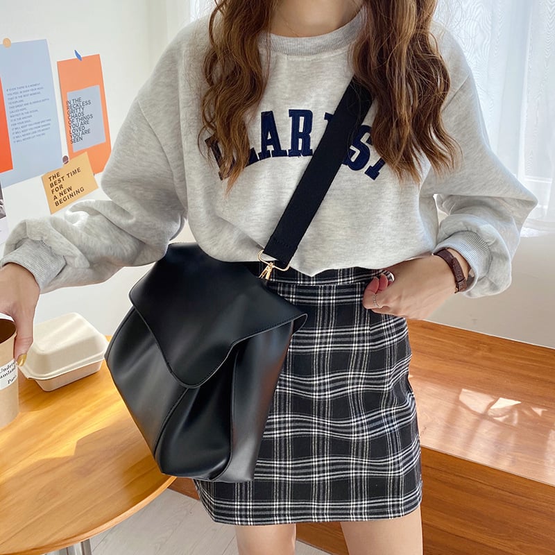 First Moai PU kožna crossbody torba - urbano minimalistički stil, magnetski zatvarač