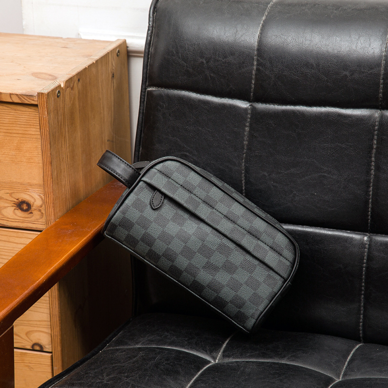 Férfi kézitáska PVC anyagból, kockás minta, cipzáras zárás, nagy kapacitású vízálló táska