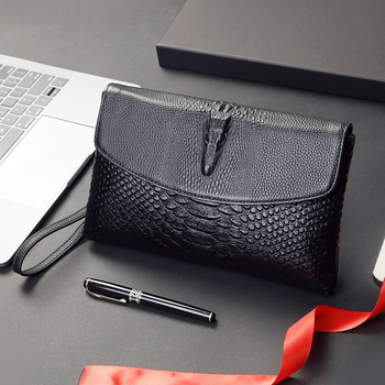 Muška clutch torba od prave kože | Urbani minimalistički stil; Jednobojni uzorak (Materijal: prave kože (prvi sloj); Podstava: poliester)