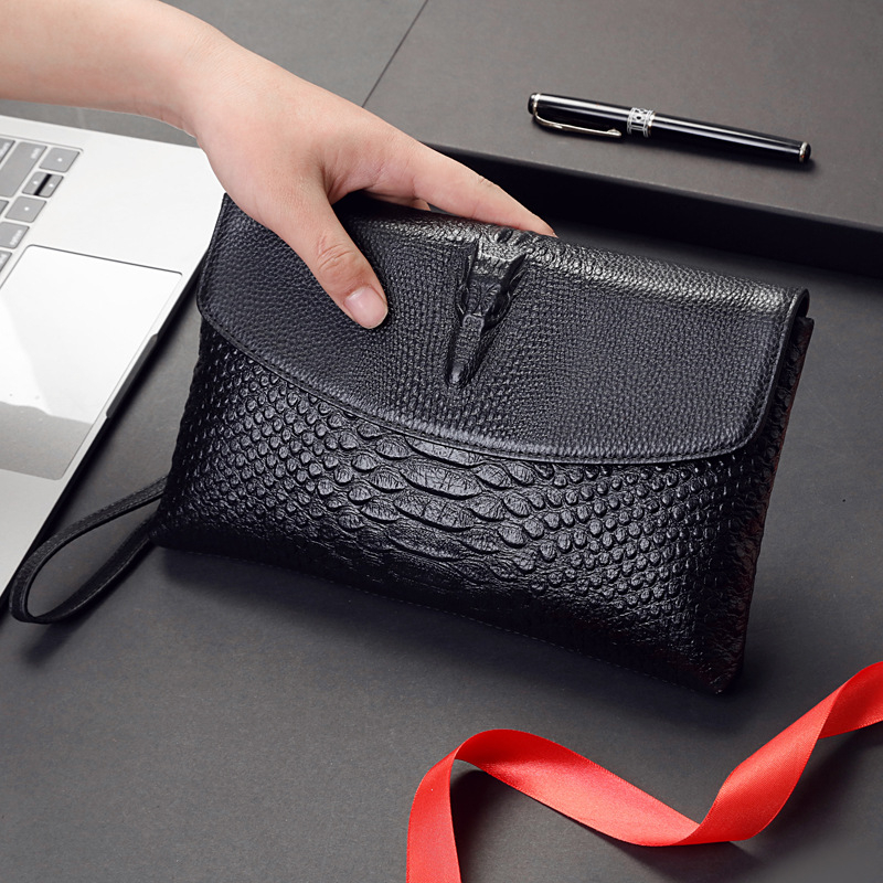 Muška clutch torba od prave kože | Urbani minimalistički stil; Jednobojni uzorak (Materijal: prave kože (prvi sloj); Podstava: poliester)