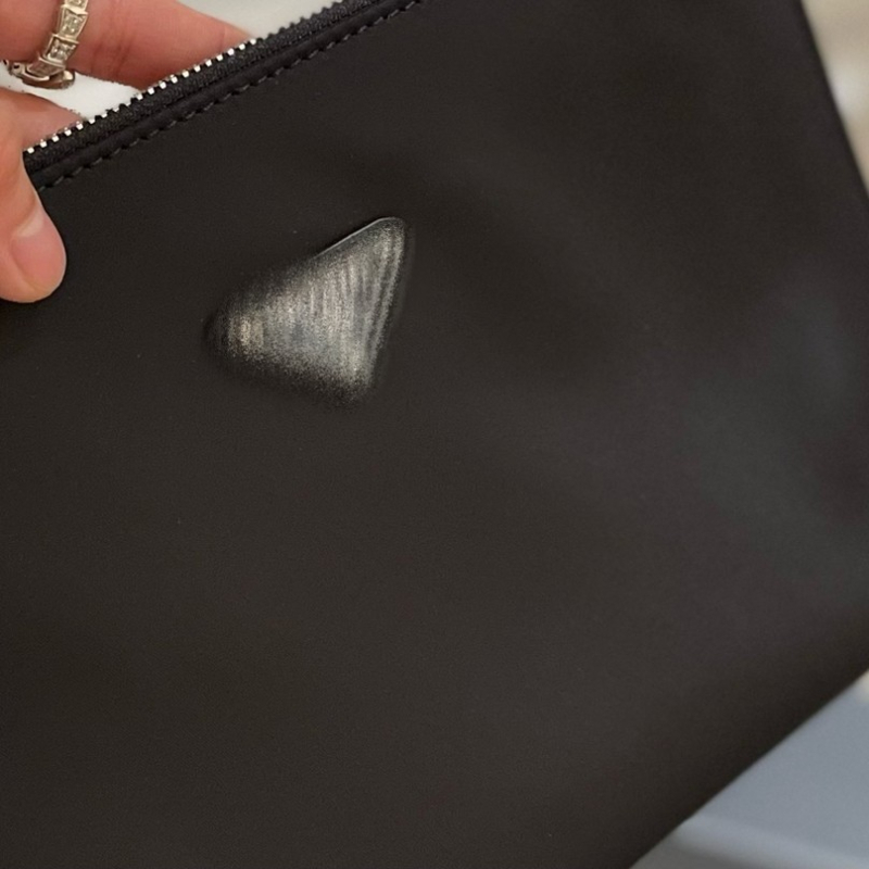 Muška clutch torba od prave kože, gornji sloj kravlje kože, karirani uzorak, podstava od kravlje kože, za svakodnevnu upotrebu, ljeto 2024 izdanje