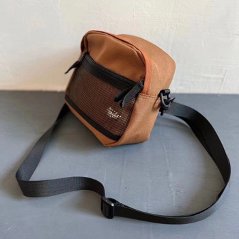 Crossbody táska, Oxford anyagból, vízálló, kapacitás kevesebb mint 20 L, görbült vállpánt
