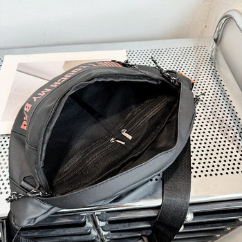 Férfi crossbody táska napi használatra és utazáshoz — nylon, ultrakönnyű, kopásálló, vízálló, mágneses zár