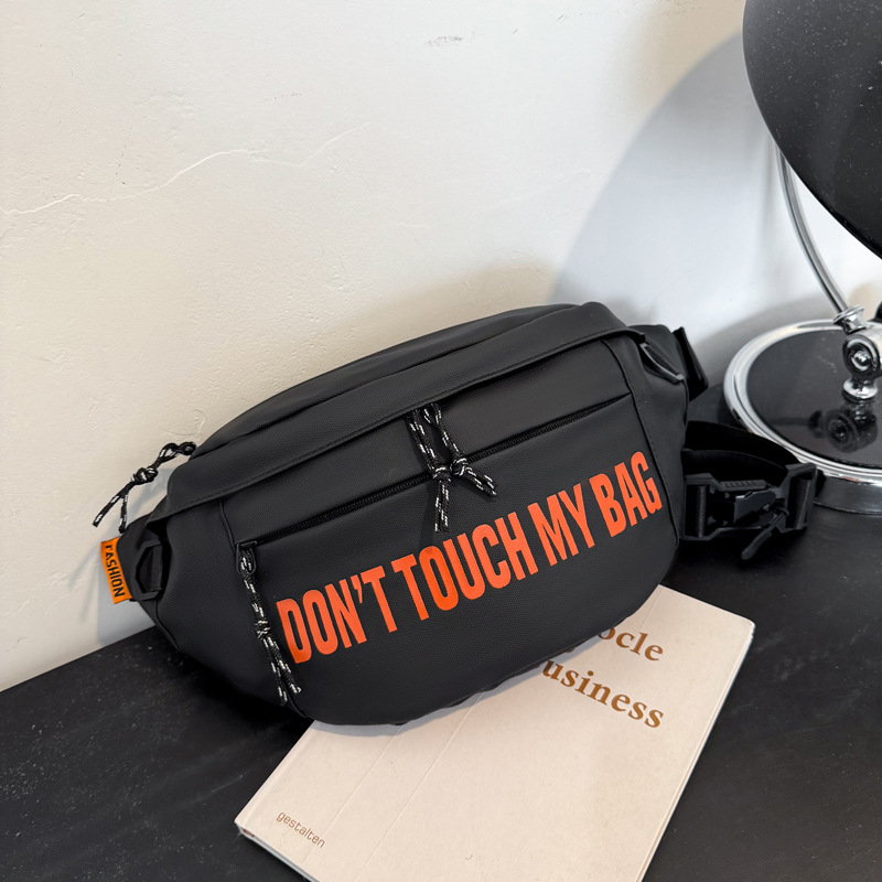 Férfi crossbody táska napi használatra és utazáshoz — nylon, ultrakönnyű, kopásálló, vízálló, mágneses zár