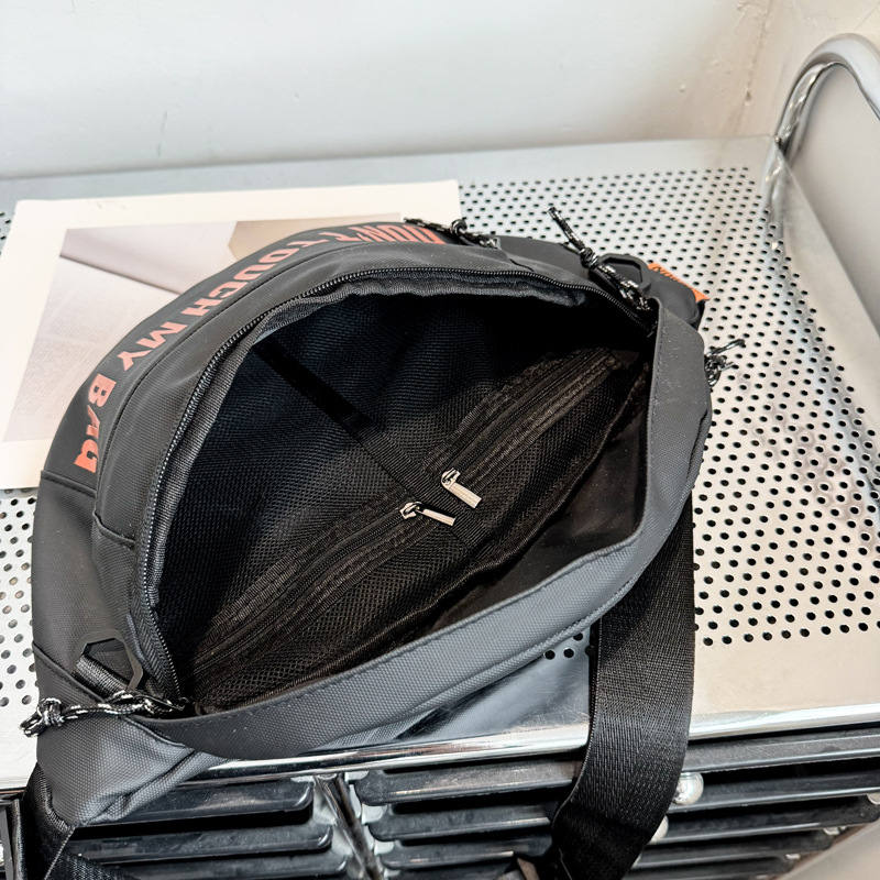 Férfi crossbody táska napi használatra és utazáshoz — nylon, ultrakönnyű, kopásálló, vízálló, mágneses zár