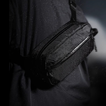 Muška crossbody torba od najlona, vodootporna, prozračna, ultralagana, prugast uzorak, proljeće 2025