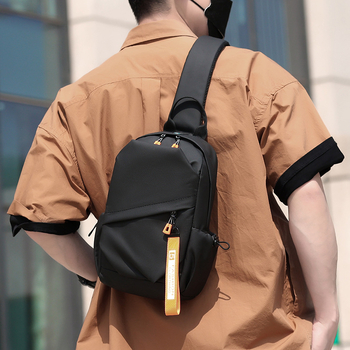 Muška crossbody torba, vodootporan najlon, za aktivnosti na otvorenom i putovanja, kompatibilna s 8-inčnim prijenosnikom, casual i svestrana