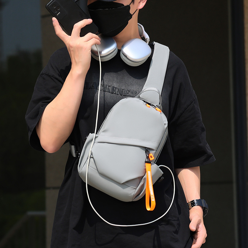 Muška crossbody torba, vodootporan najlon, za aktivnosti na otvorenom i putovanja, kompatibilna s 8-inčnim prijenosnikom, casual i svestrana