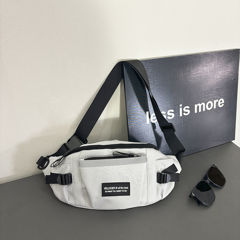 Muška chest bag u japanskom stilu, casual streetwear, od Oxford tkanine, poliester podstava, unutarnji džepovi za telefon i osobnu iskaznicu, meka, trodimenzionalna torba za svakodnevnu uporabu