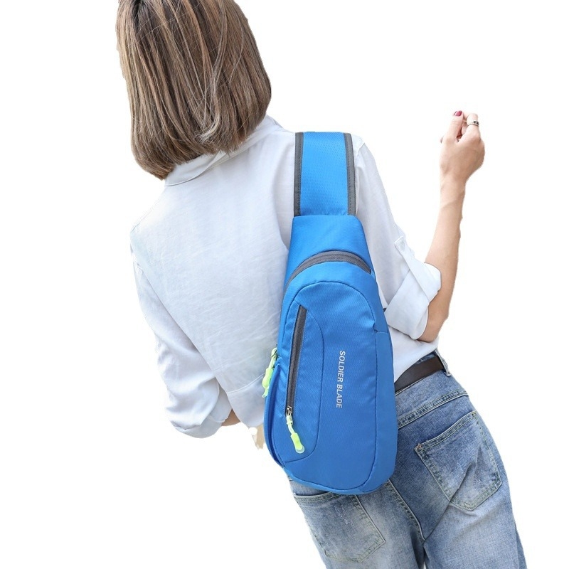 Muška crossbody torba – dvostruka upotreba nošenja preko prsa ili ramena, za outdoor aktivnosti, prozračni poliester, gradski stil, kapacitet ispod 20 L