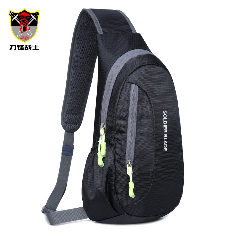 Muška crossbody torba – dvostruka upotreba nošenja preko prsa ili ramena, za outdoor aktivnosti, prozračni poliester, gradski stil, kapacitet ispod 20 L