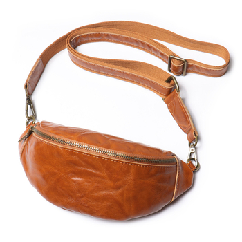 Geantă crossbody pentru bărbați din piele naturală, strat superior de piele de vițel • Design extensibil • Captuseală poliester-cotton • Vara 2024