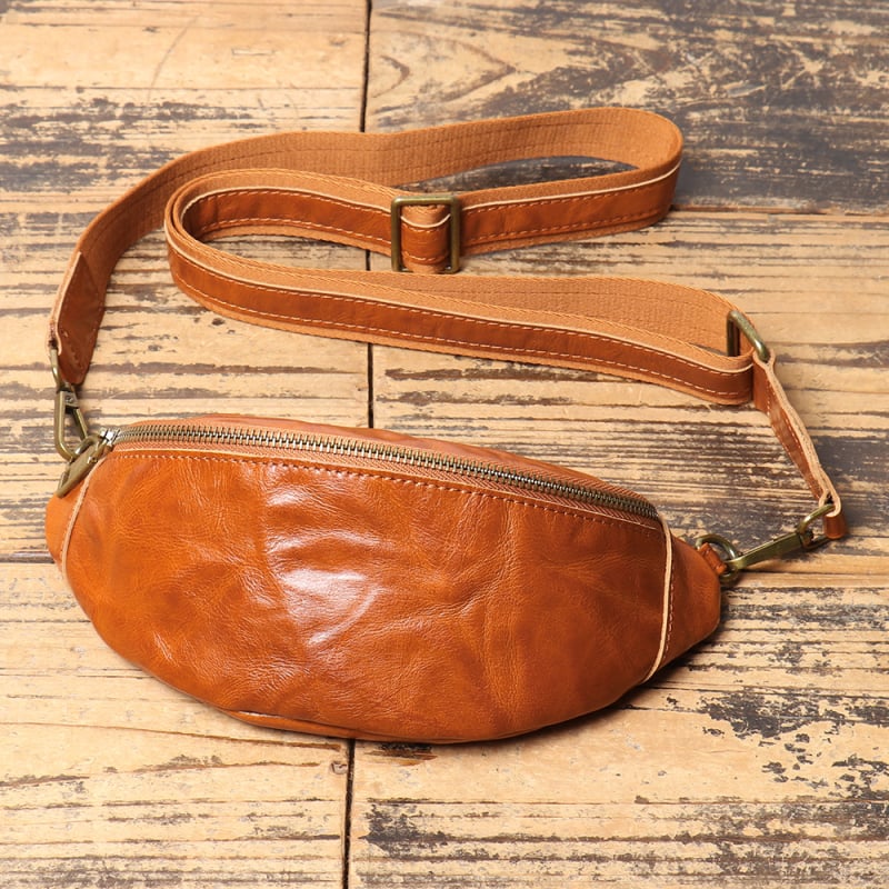 Geantă crossbody pentru bărbați din piele naturală, strat superior de piele de vițel • Design extensibil • Captuseală poliester-cotton • Vara 2024
