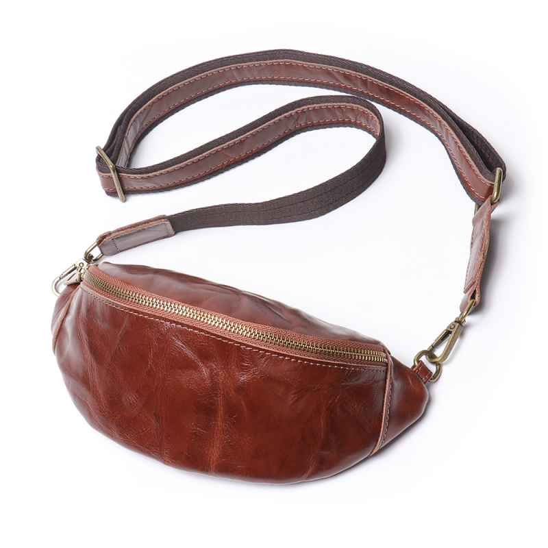 Geantă crossbody pentru bărbați din piele naturală, strat superior de piele de vițel • Design extensibil • Captuseală poliester-cotton • Vara 2024