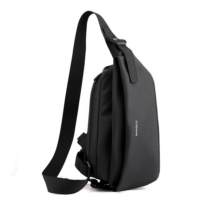 Muška crossbody torba s više pretinaca (Materijal: najlon; Zatvaranje: zatvarač; Vodootporna; Unutarnji džepovi: džep sa zipom, džep za mobitel, džep za ID; Model: 5428)