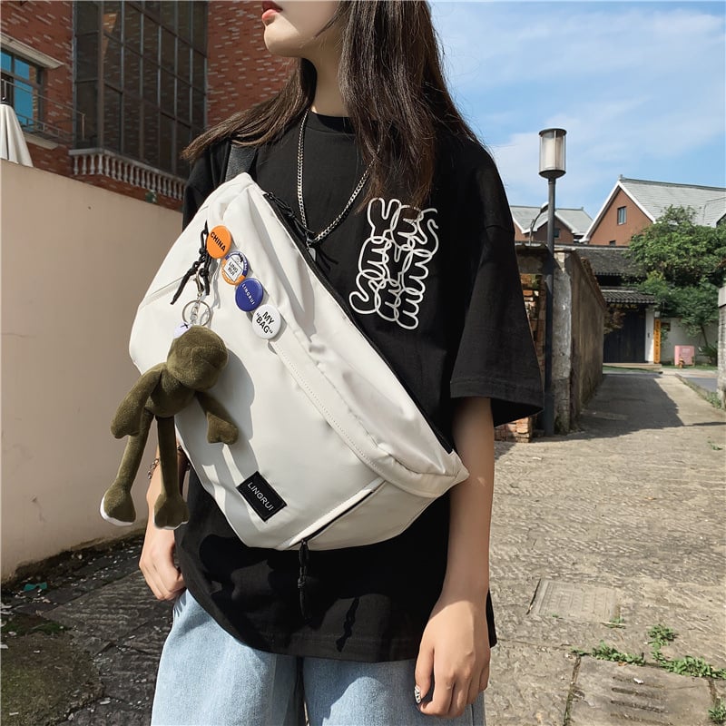 Τσάντα crossbody από νάιλον με θήκη με φερμουάρ — στυλ δρόμου